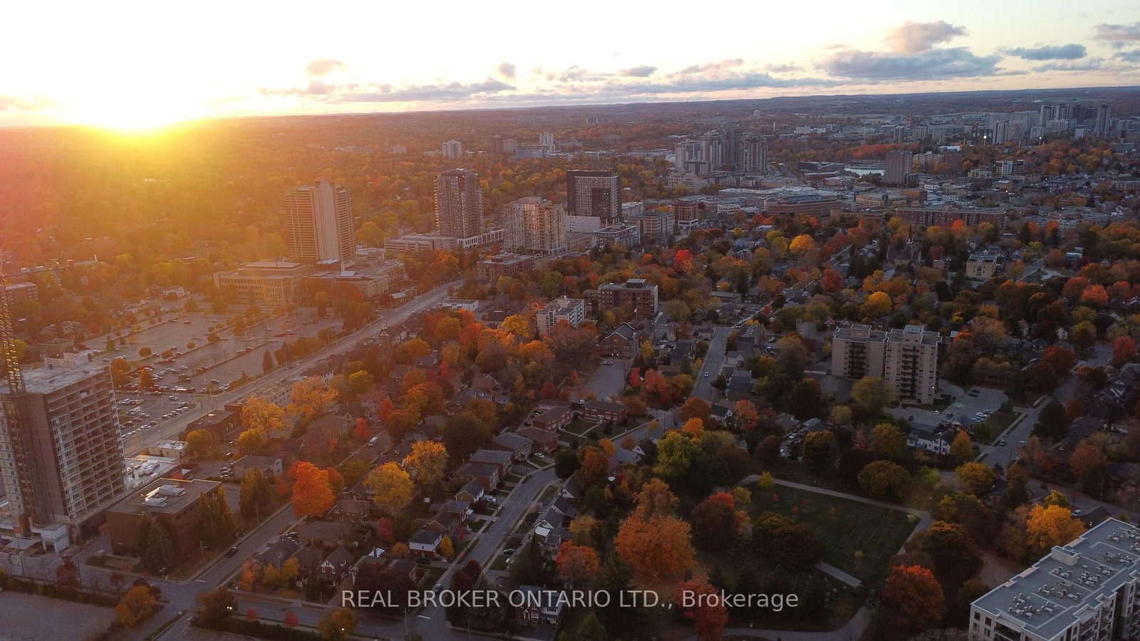 824 King St, Kitchener — 16
