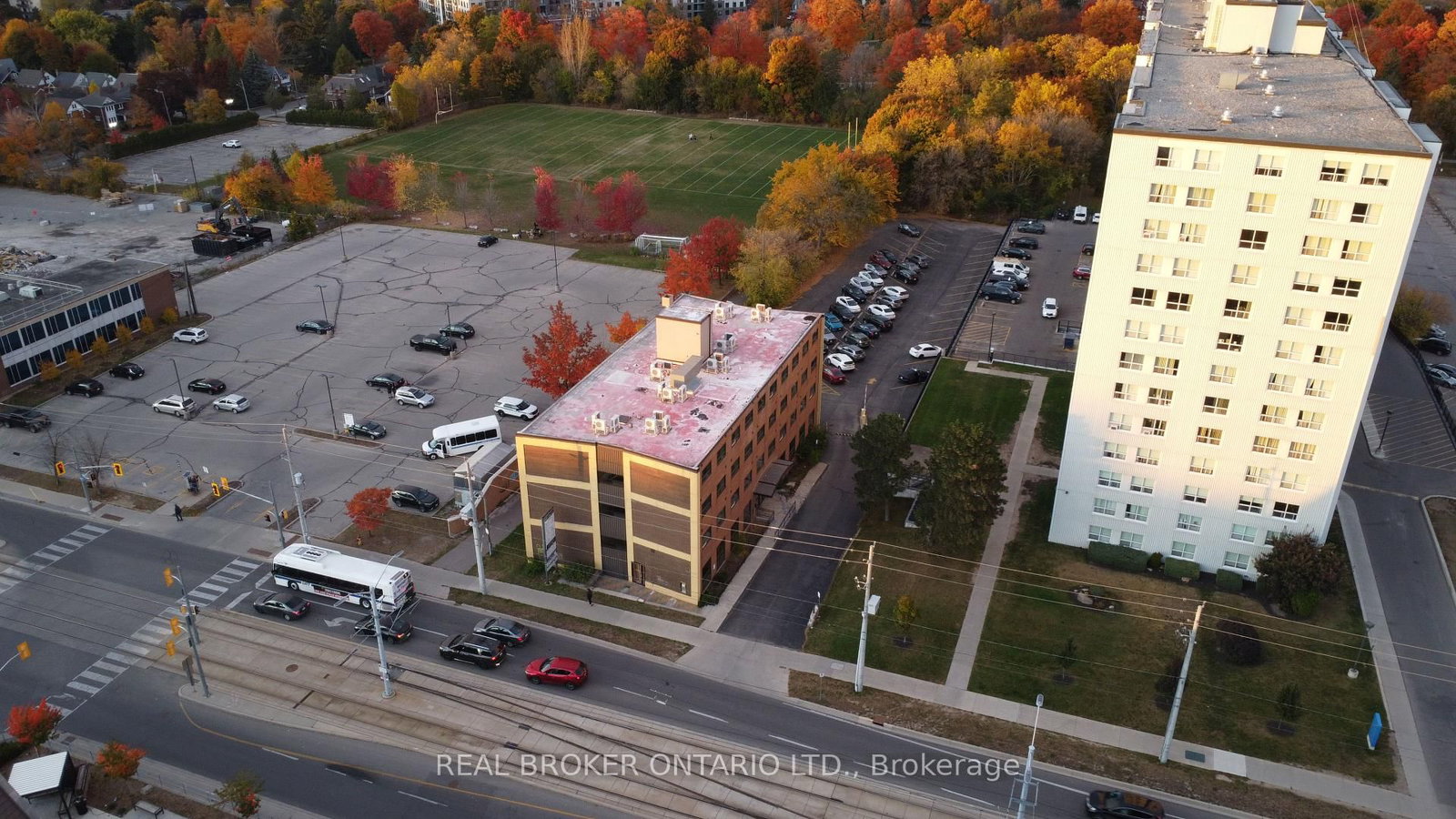 824 King St, Kitchener — 9
