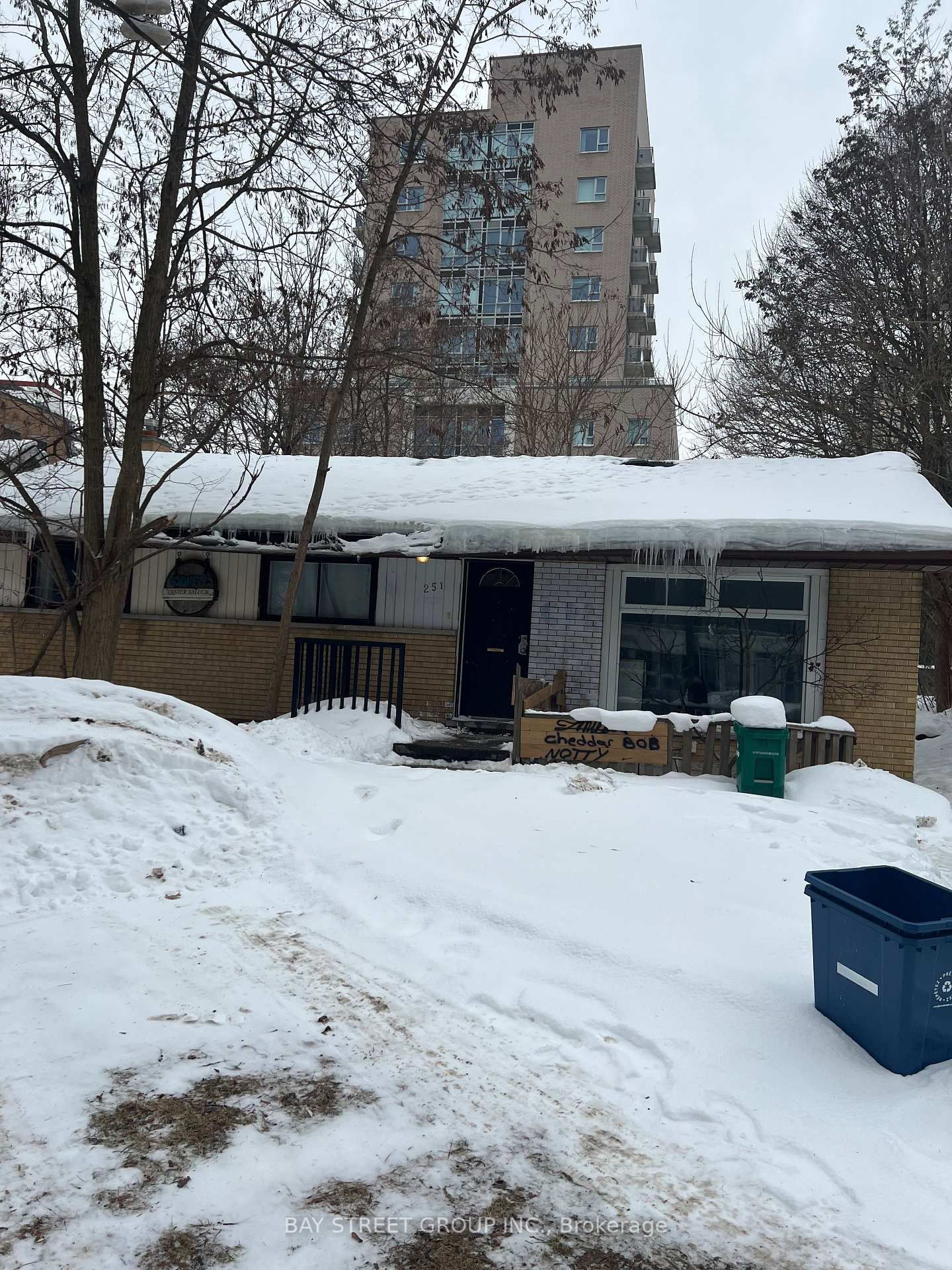 249 Sunview St, Waterloo — 4