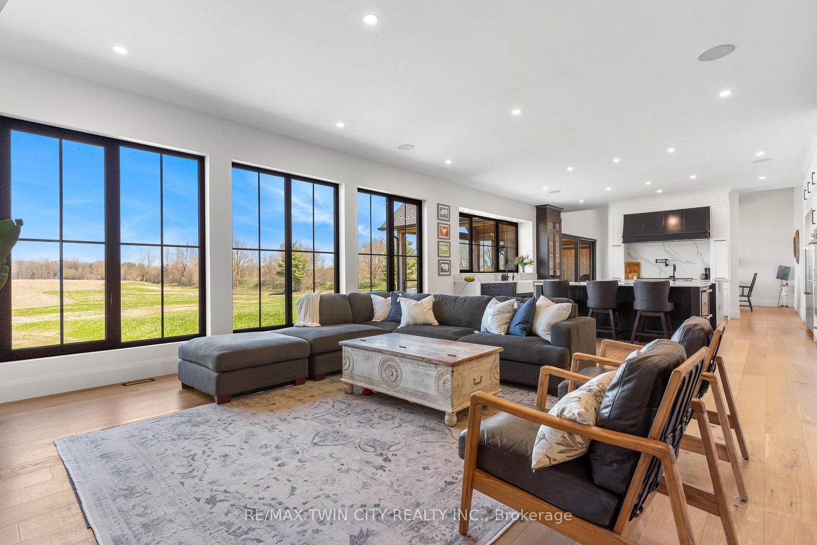 742 Country Squire Rd, Waterloo — 12