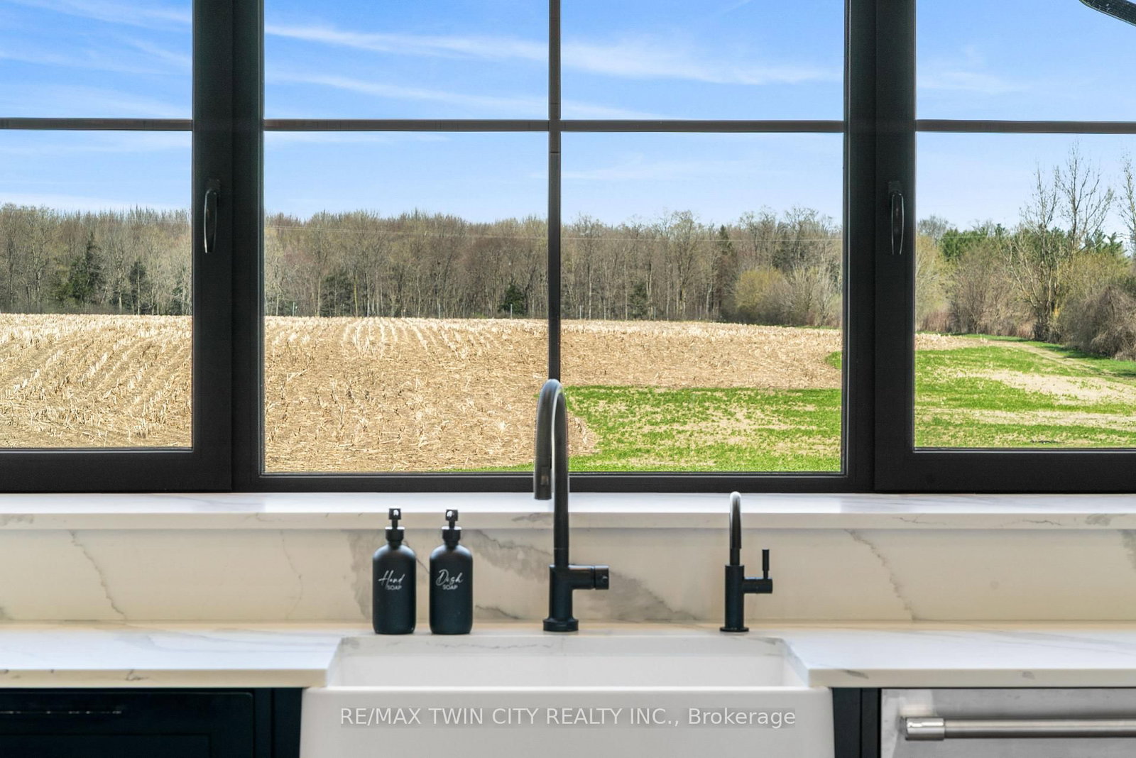 742 Country Squire Rd, Waterloo — 18