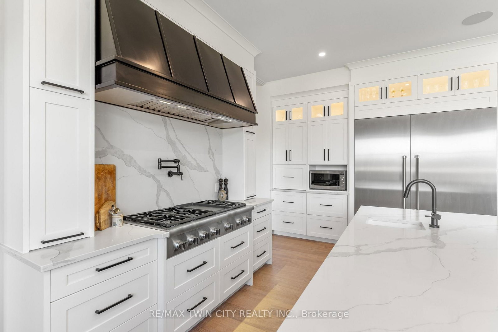 742 Country Squire Rd, Waterloo — 19