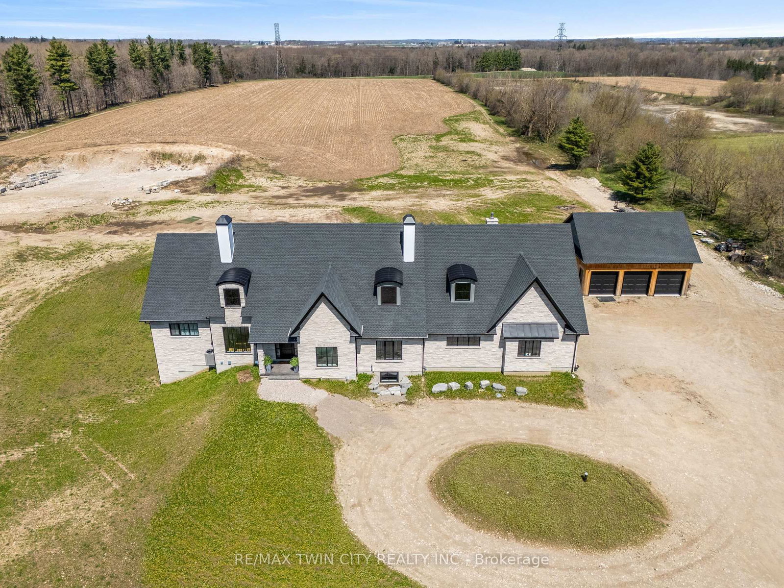 742 Country Squire Rd, Waterloo — 3