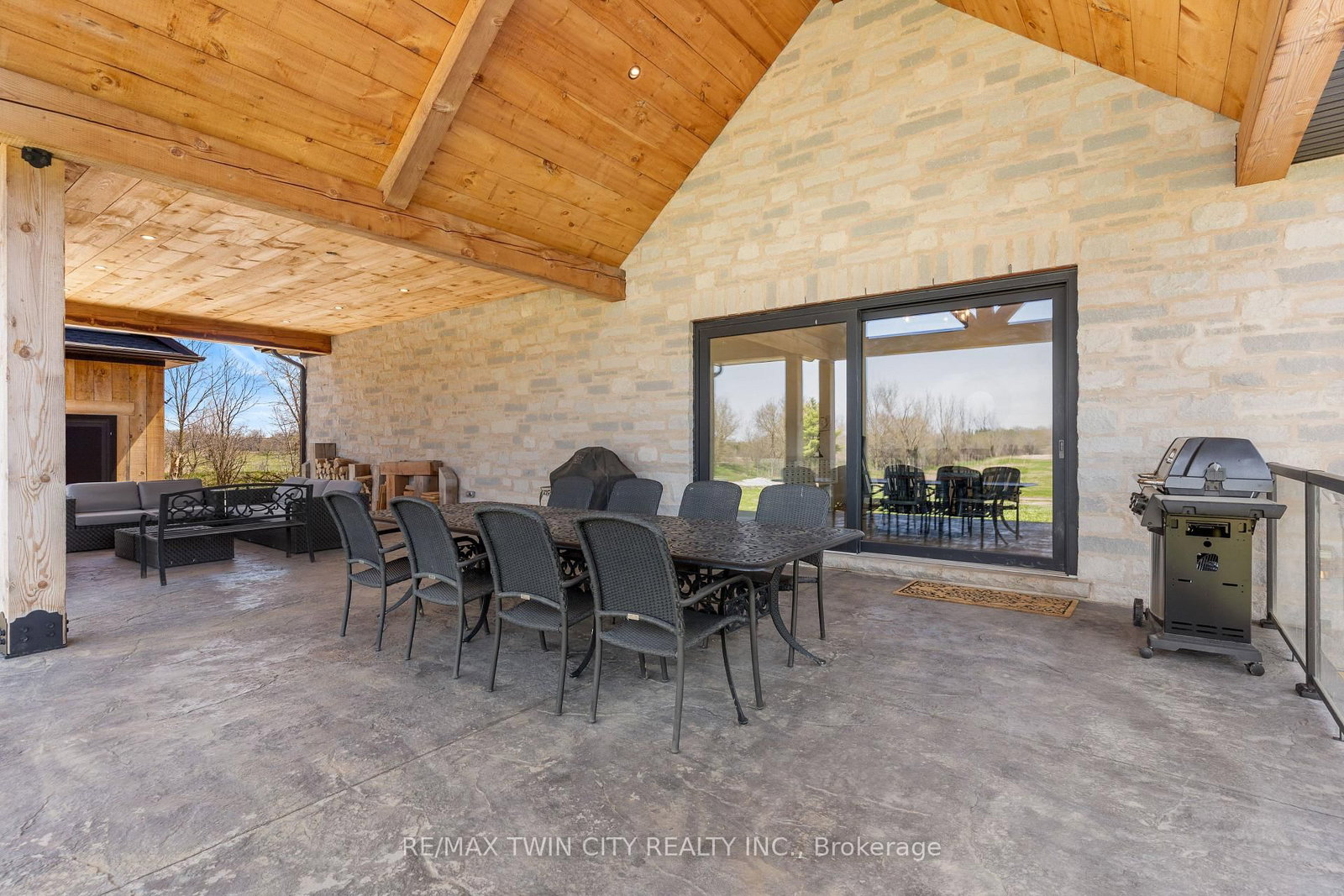 742 Country Squire Rd, Waterloo — 46