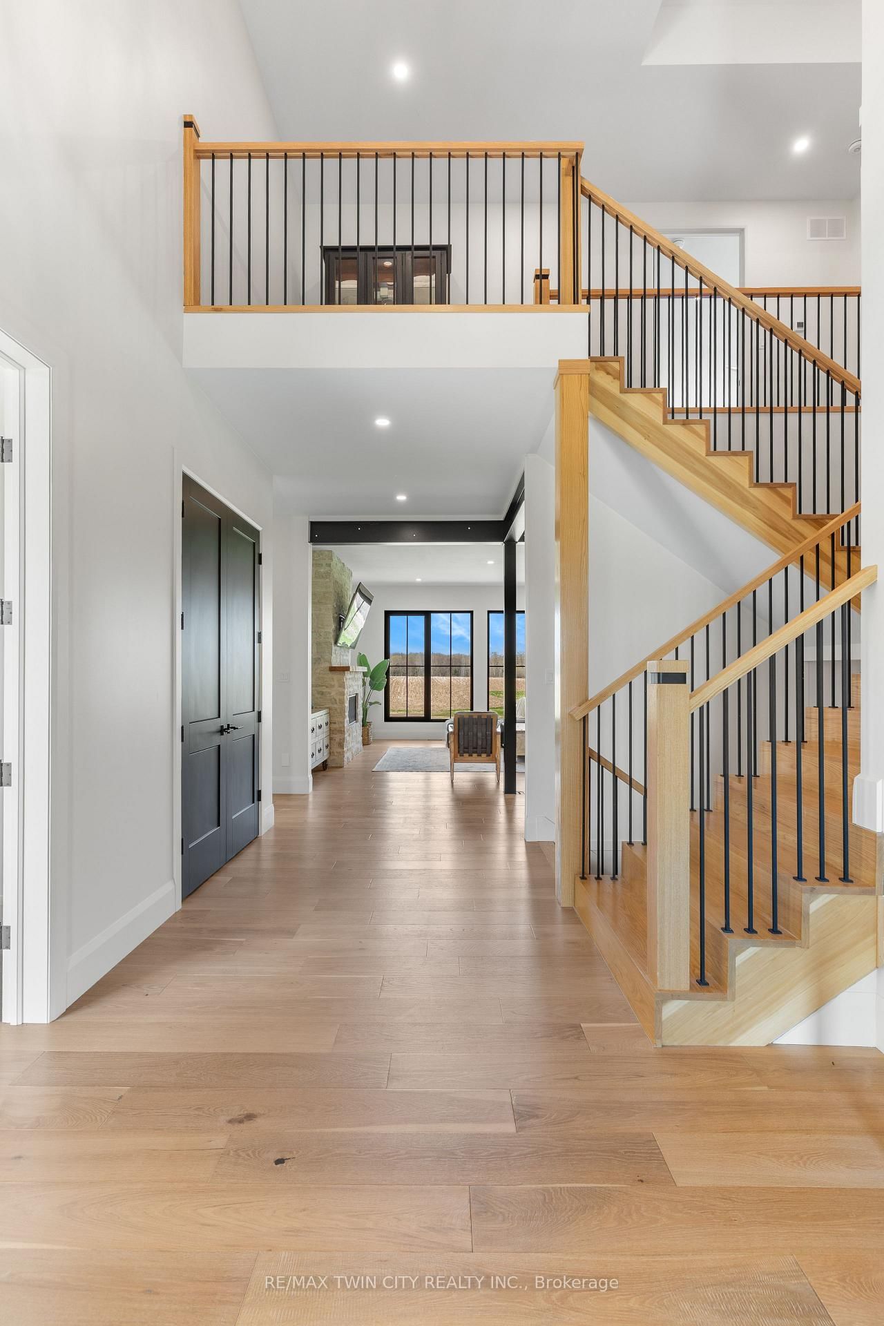 742 Country Squire Rd, Waterloo — 9