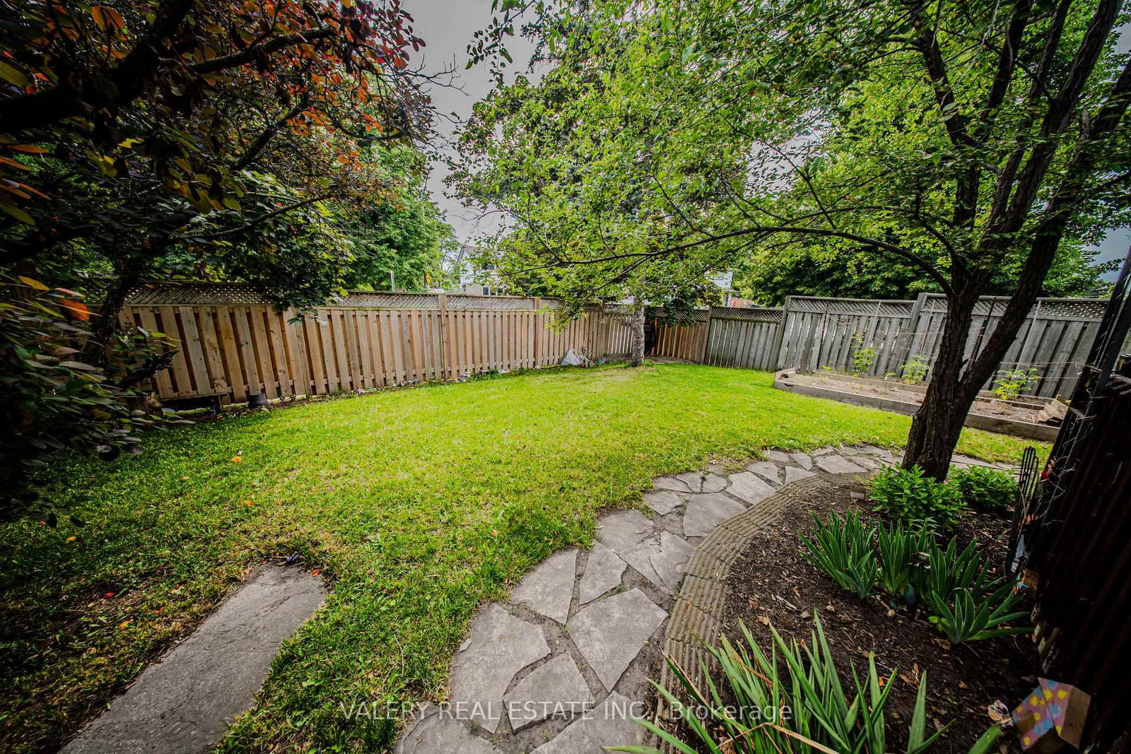270 Cyrus St, Cambridge — 25