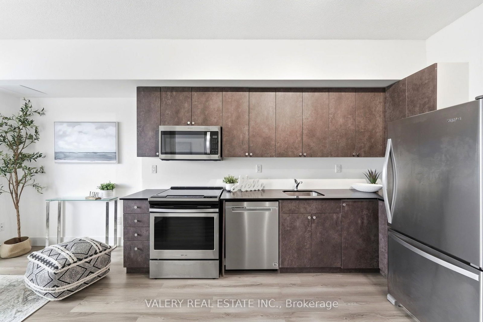 717-1 Wellington St, Brantford — 12