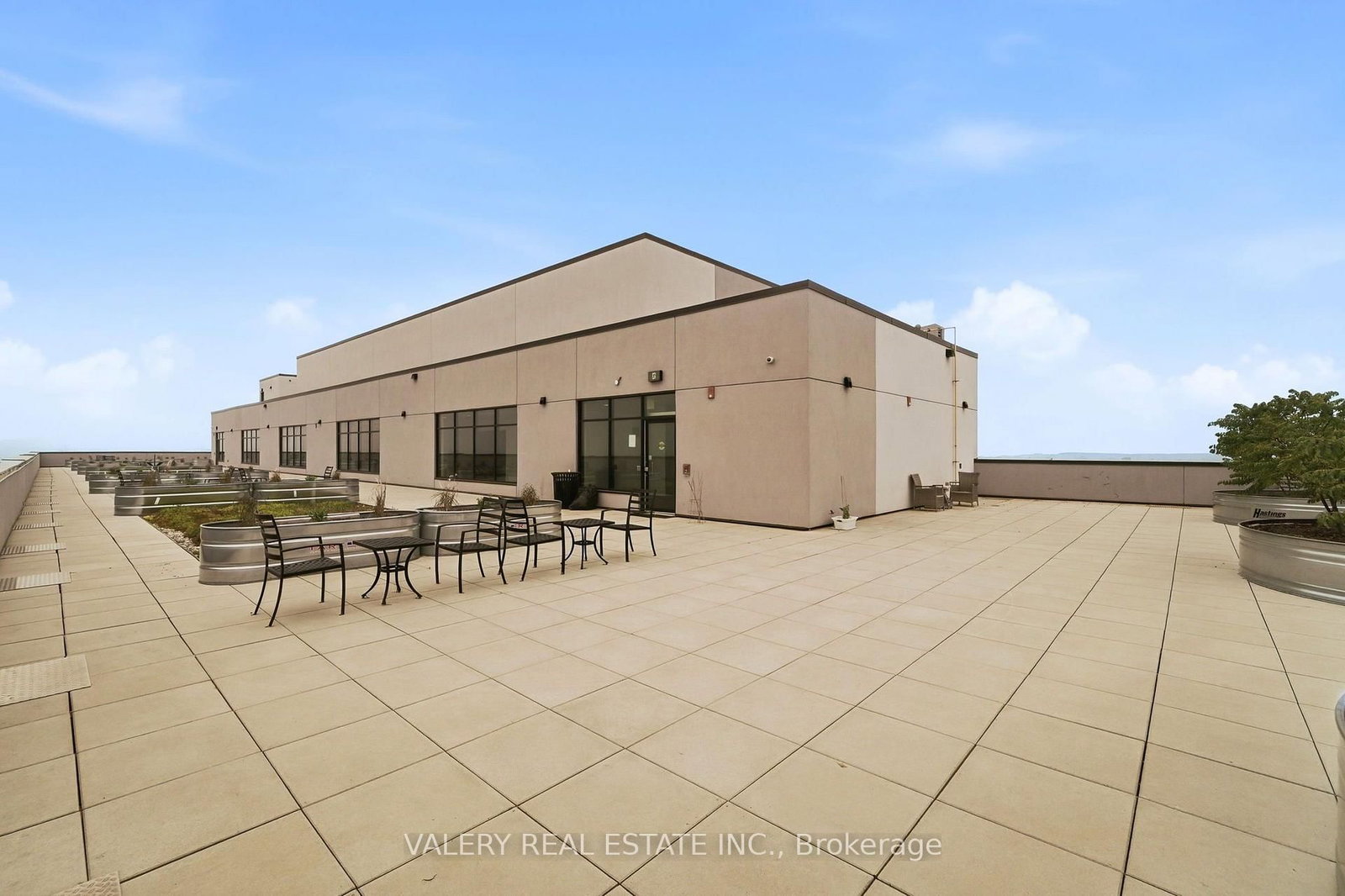 717-1 Wellington St, Brantford — 21