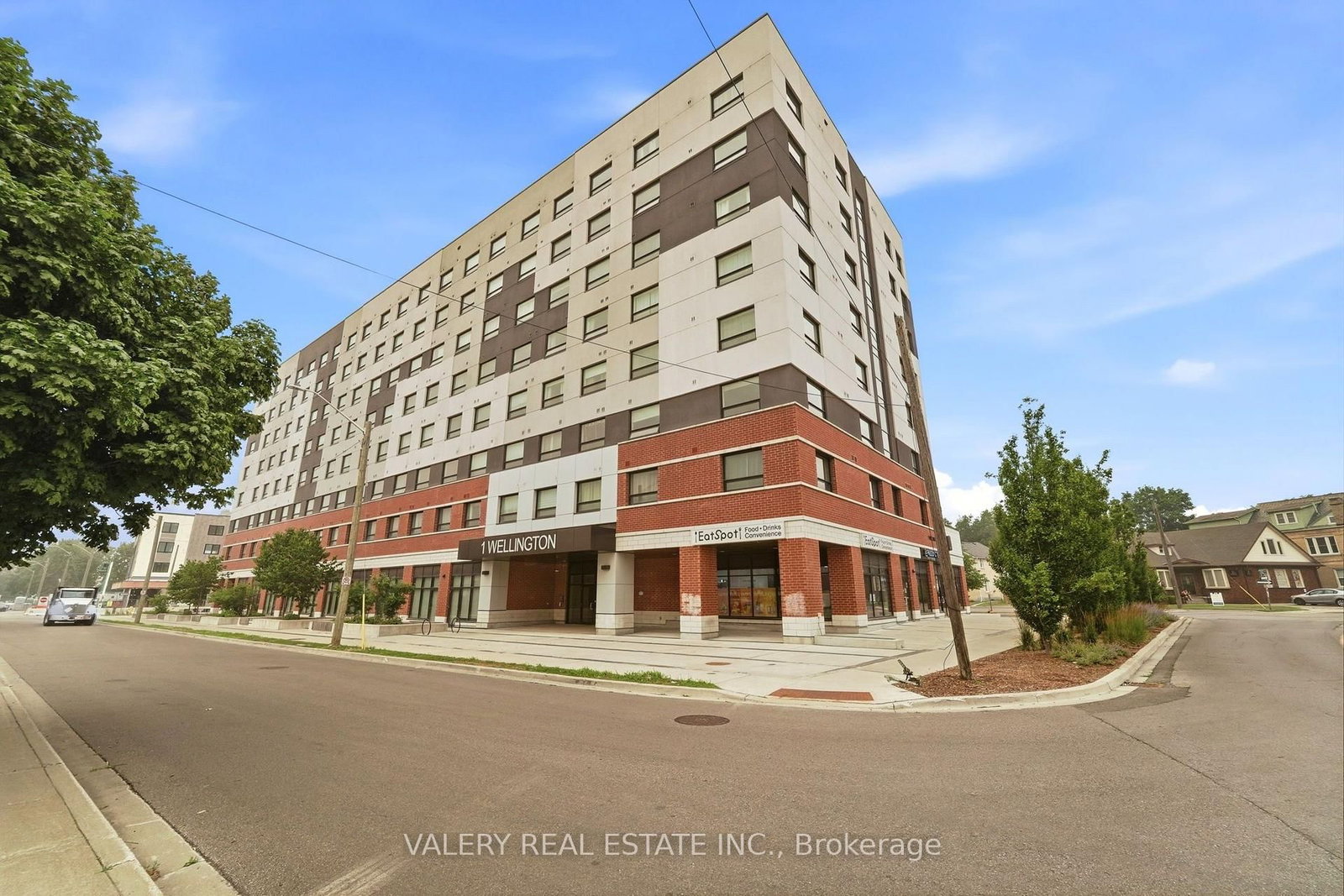 717-1 Wellington St, Brantford — 22