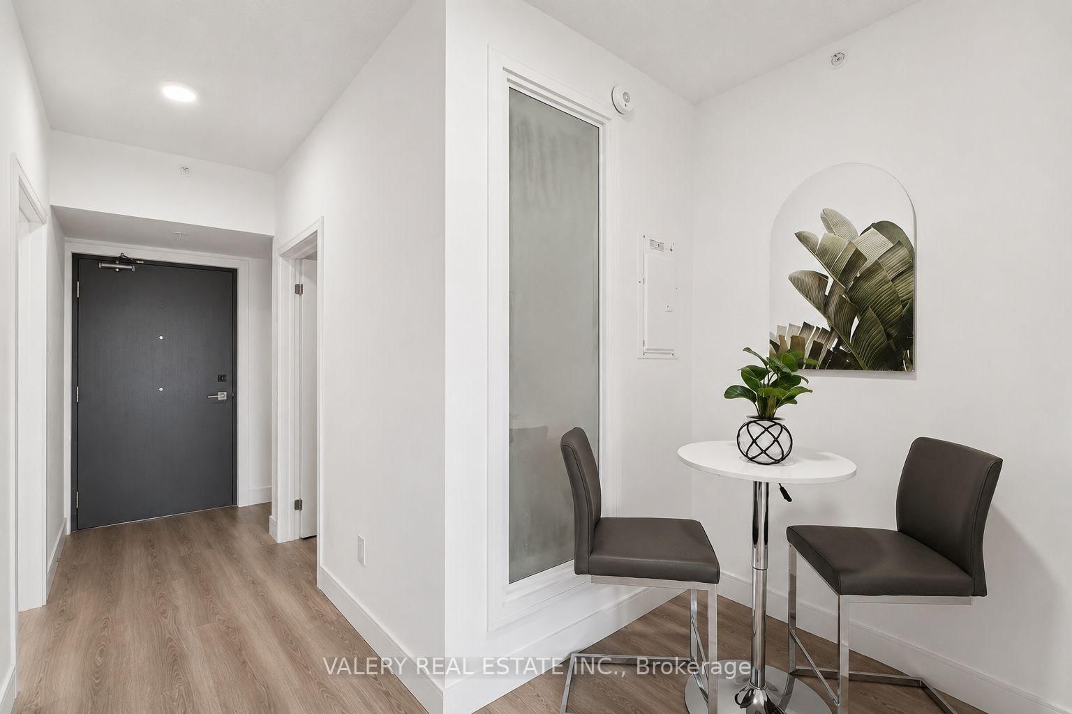 717-1 Wellington St, Brantford — 4