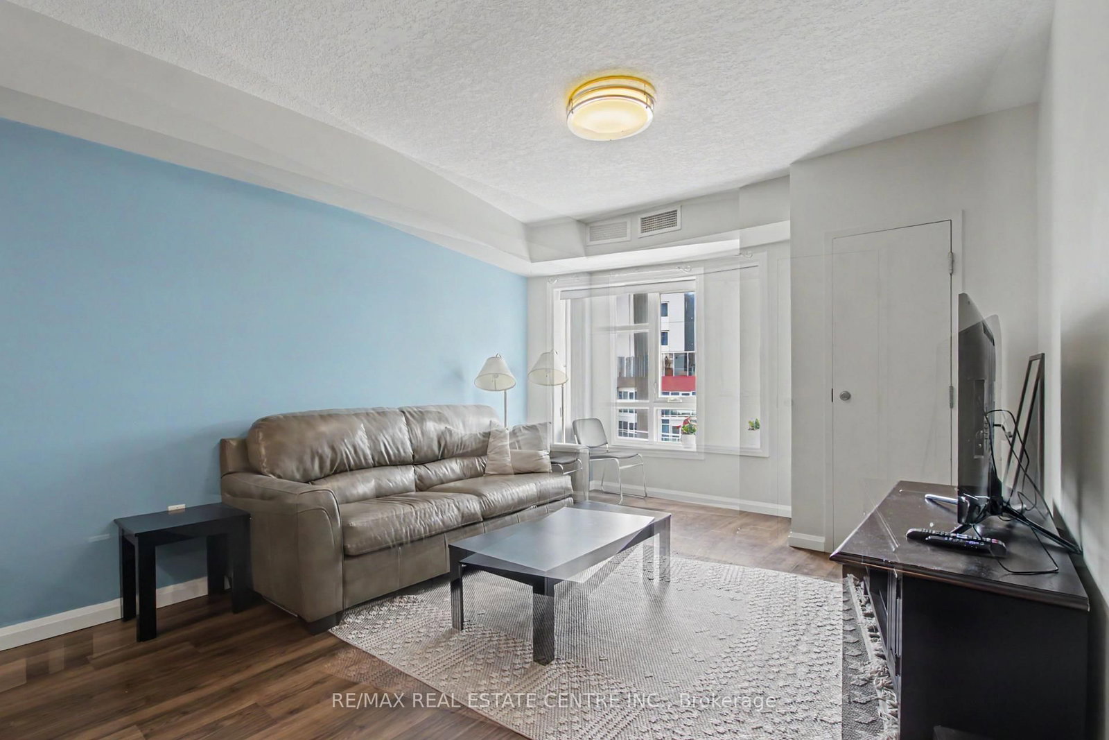 96 University Ave, Waterloo — 17