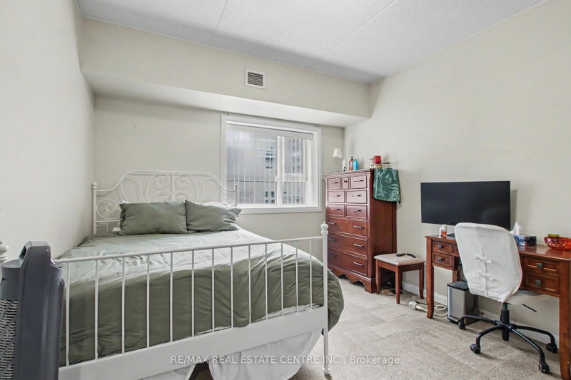 96 University Ave - Photo 5