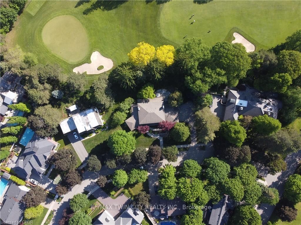 61 Huntley Cres, Kitchener — 3