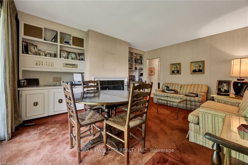 61 Huntley Cres, Kitchener — 31