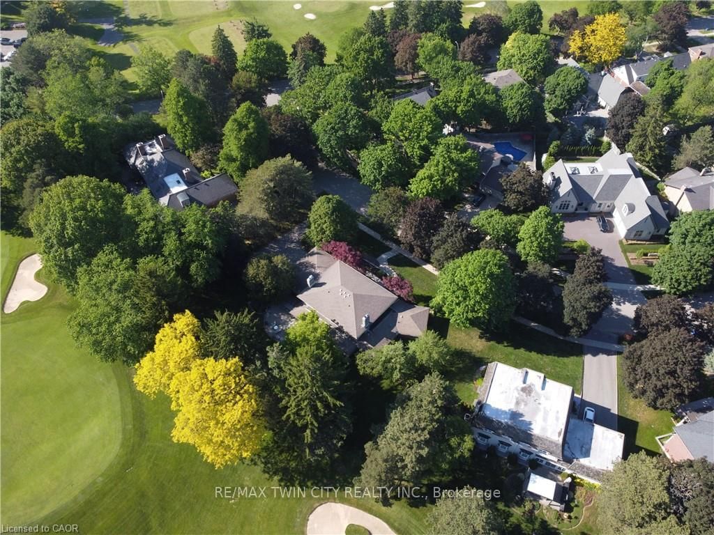 61 Huntley Cres, Kitchener — 41