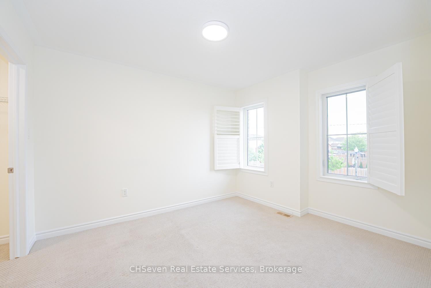 669 Doon South Dr, Kitchener — 27