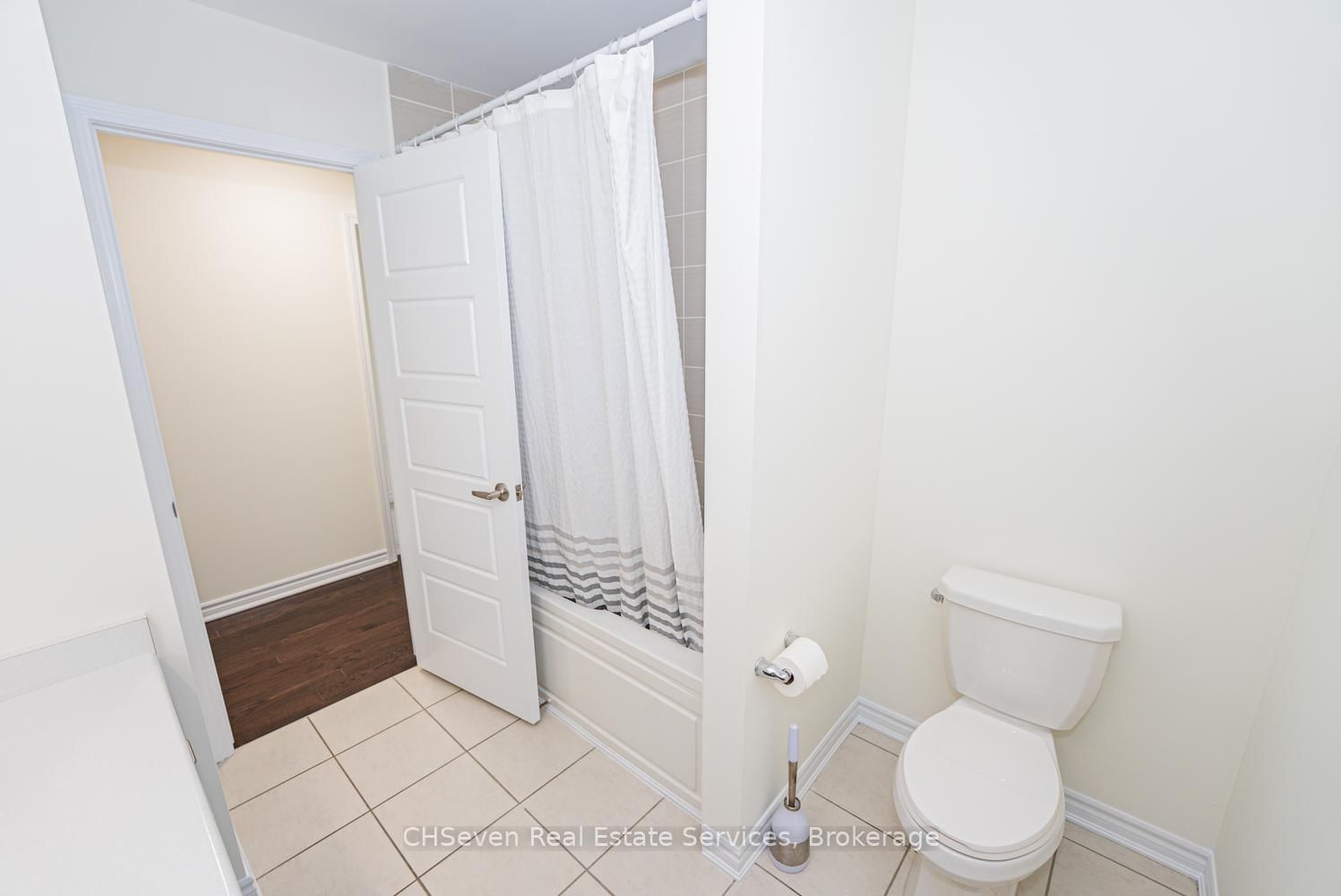 669 Doon South Dr, Kitchener — 33