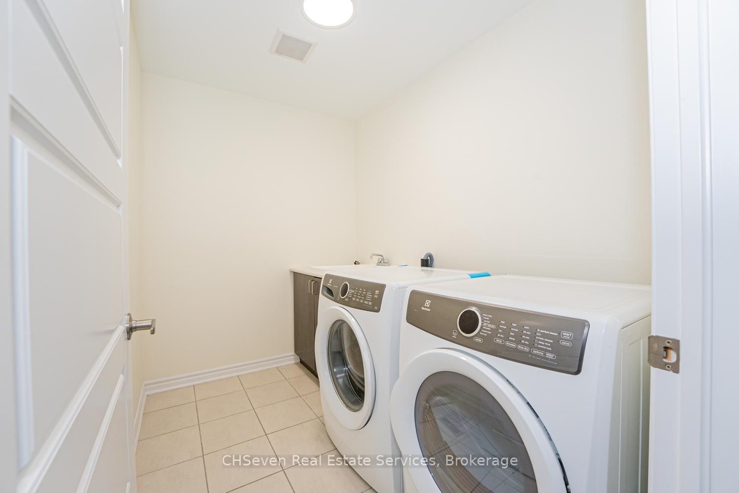 669 Doon South Dr, Kitchener — 34