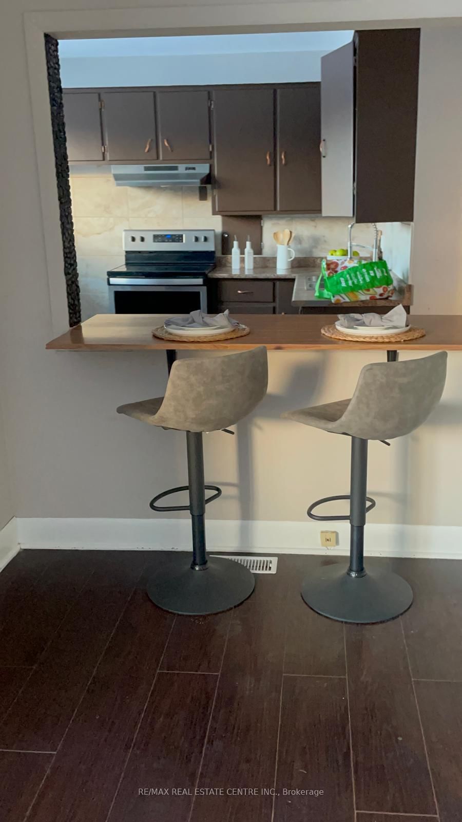 Upper-41 Belleview Ave, Kitchener — 10
