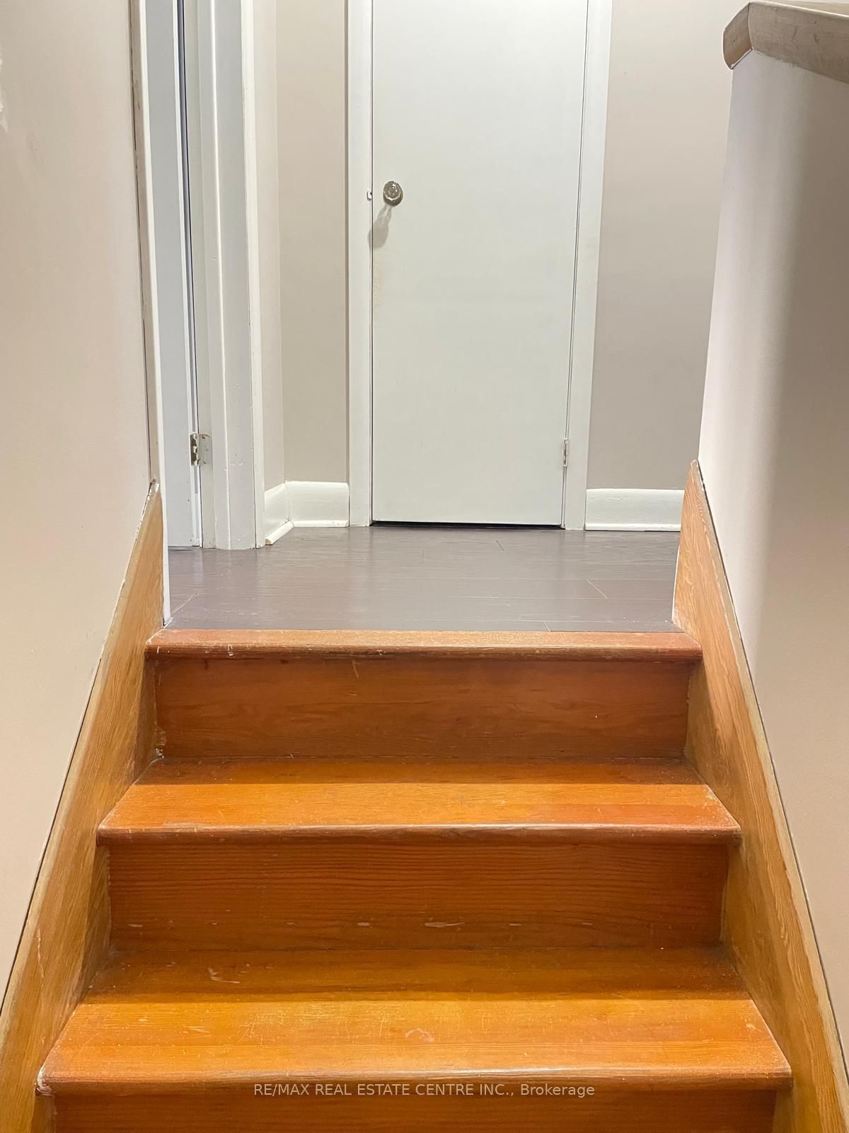 Upper-41 Belleview Ave, Kitchener — 7