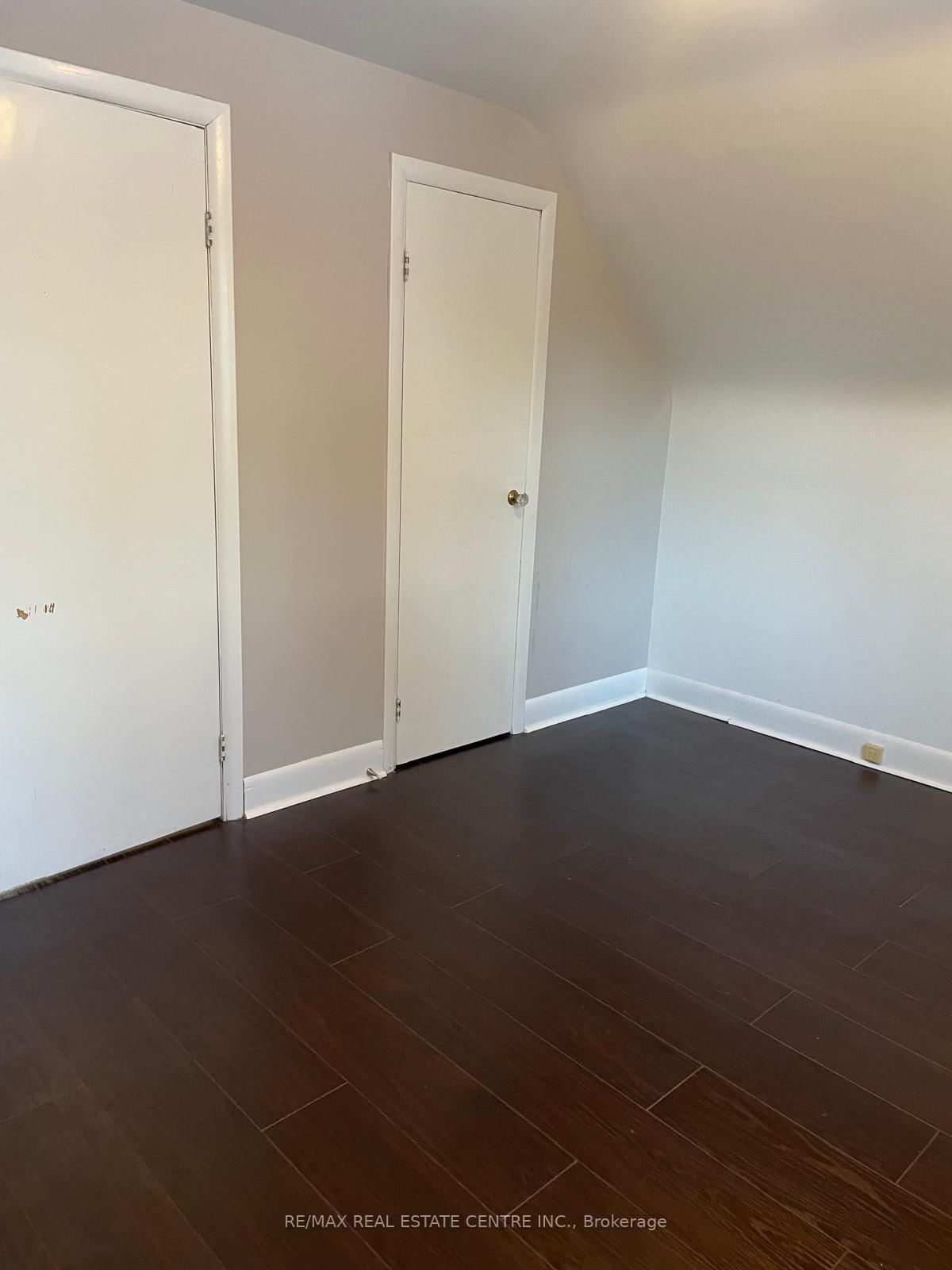 Upper-41 Belleview Ave, Kitchener — 8