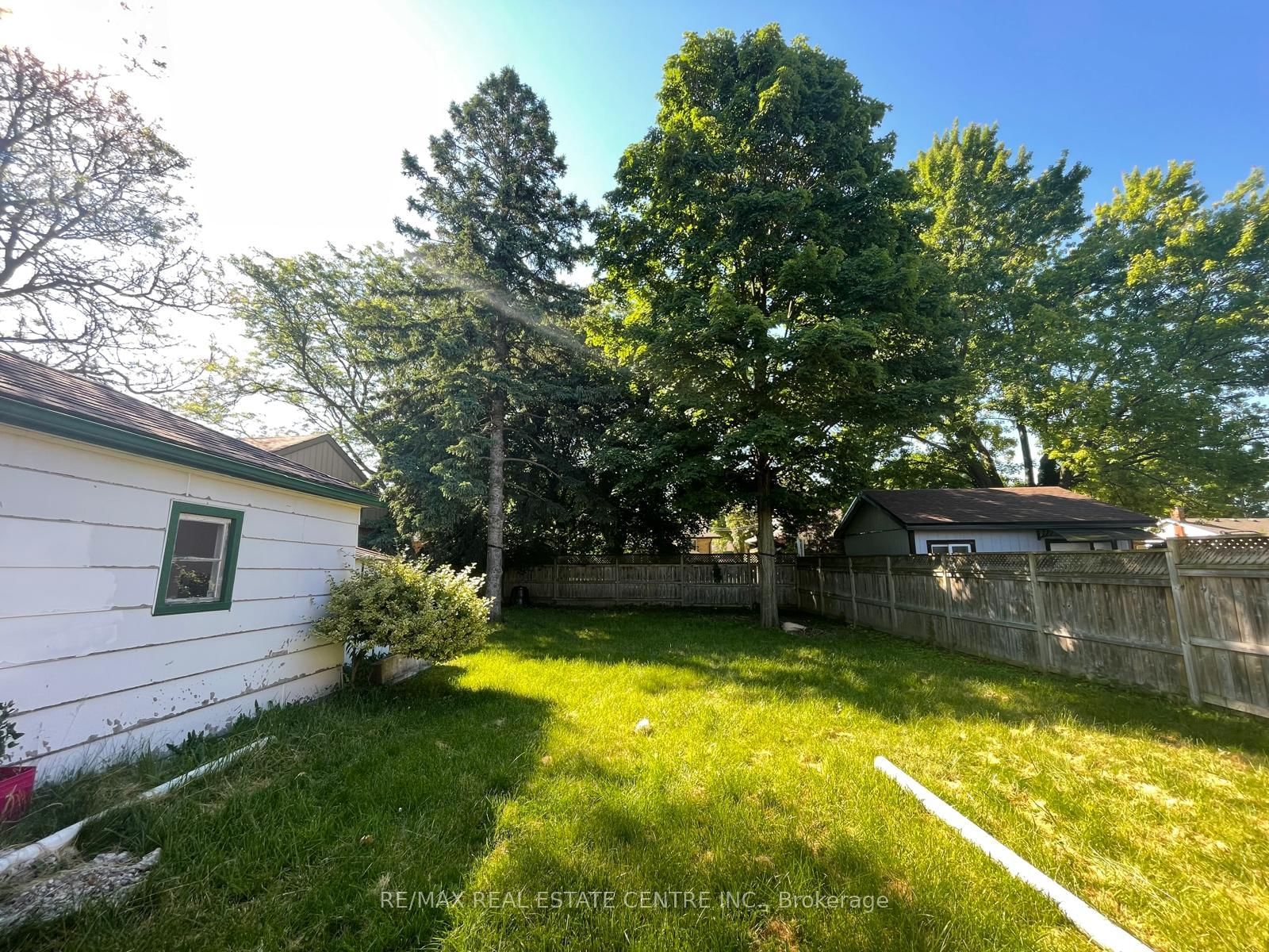 Upper-41 Belleview Ave, Kitchener — 9