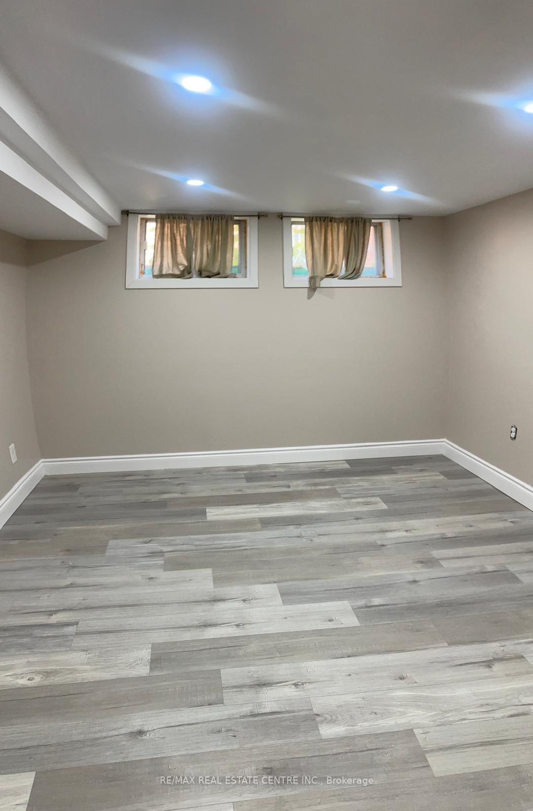 lower-41 Belleview Ave, Kitchener — 10