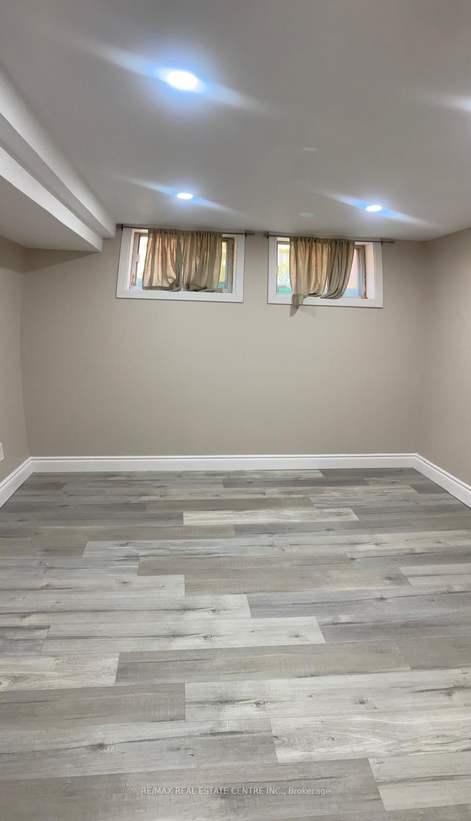 lower-41 Belleview Ave, Kitchener — 9