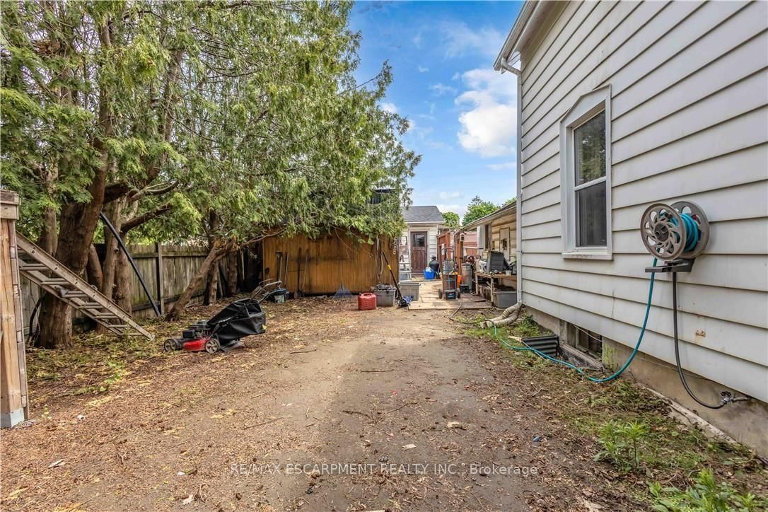 35 James Ave, Brantford — 17