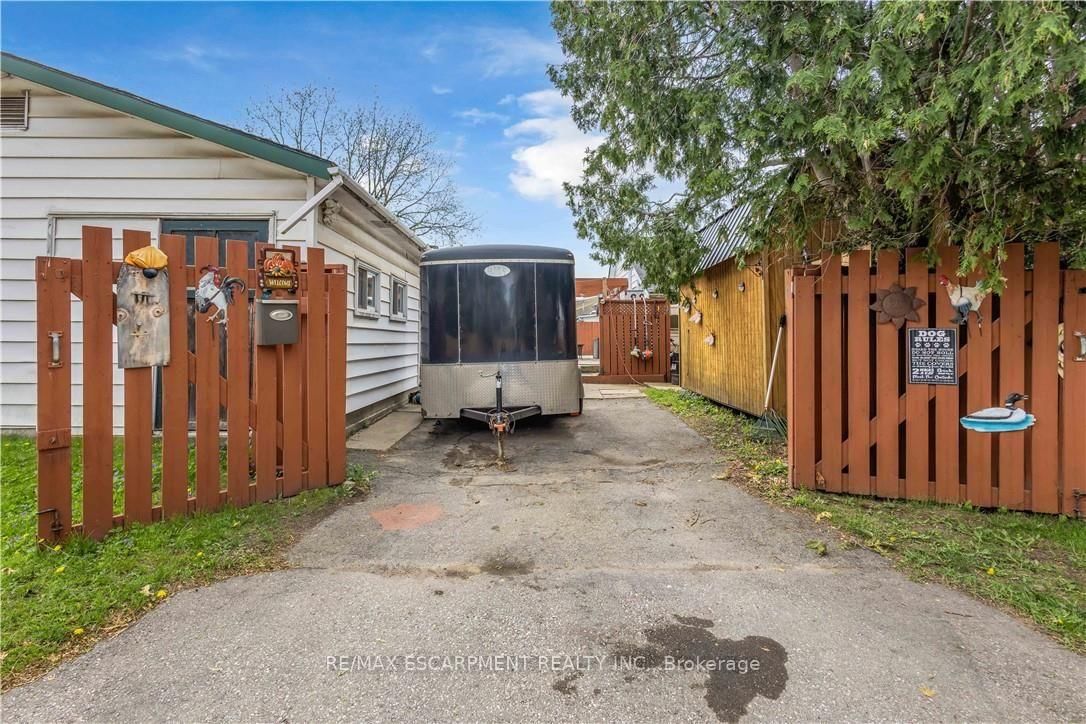 35 James Ave, Brantford — 21