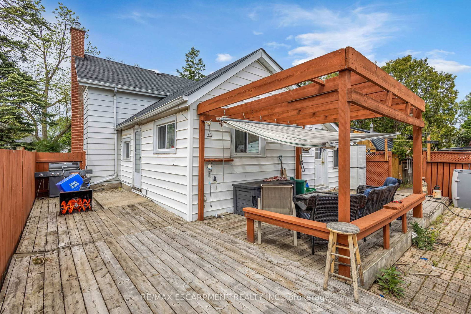 35 James Ave, Brantford — 28