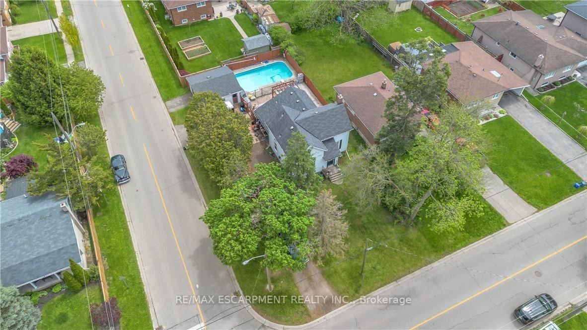 35 James Ave, Brantford — 3