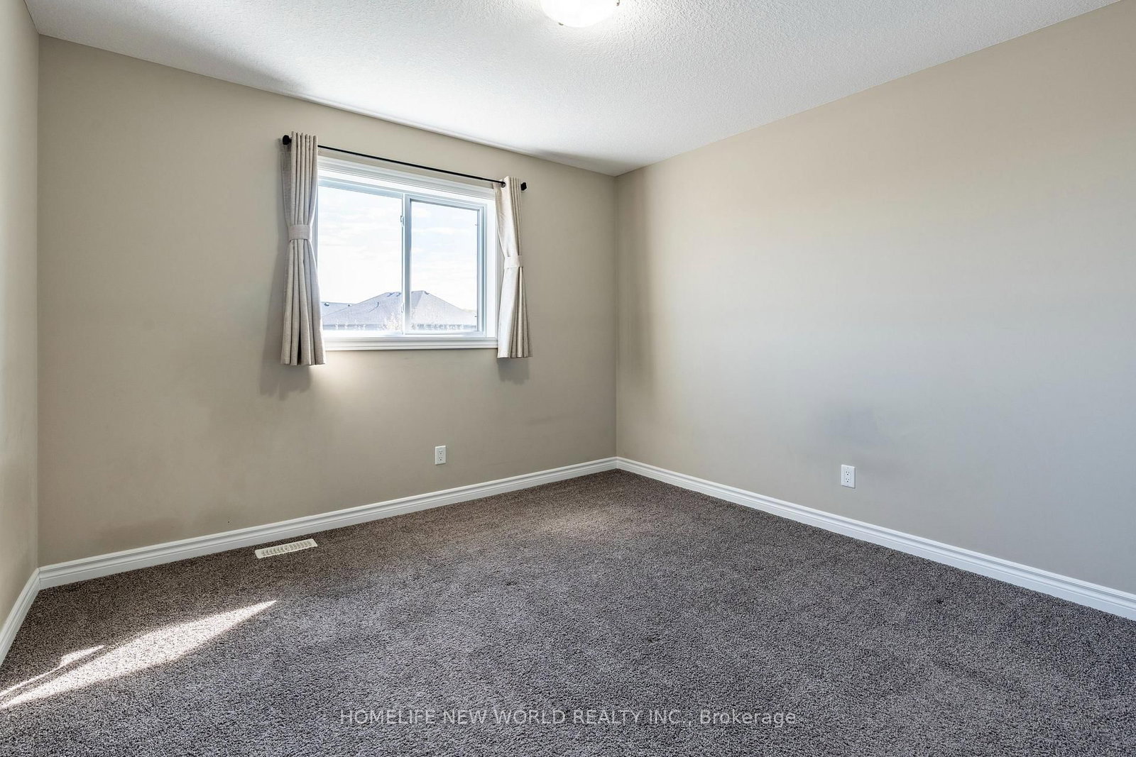 452 Avens St, Waterloo — 17