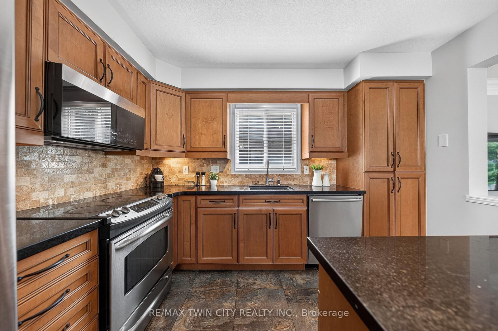 298 Pineland Pl, Waterloo — 12
