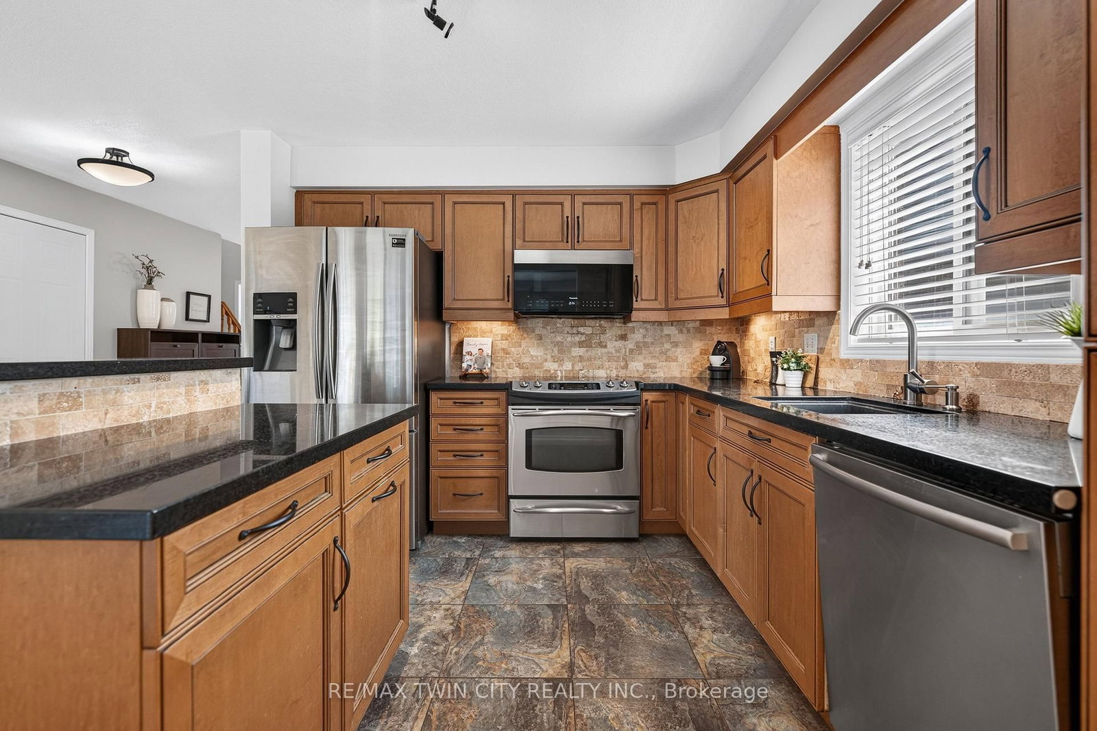 298 Pineland Pl, Waterloo — 13