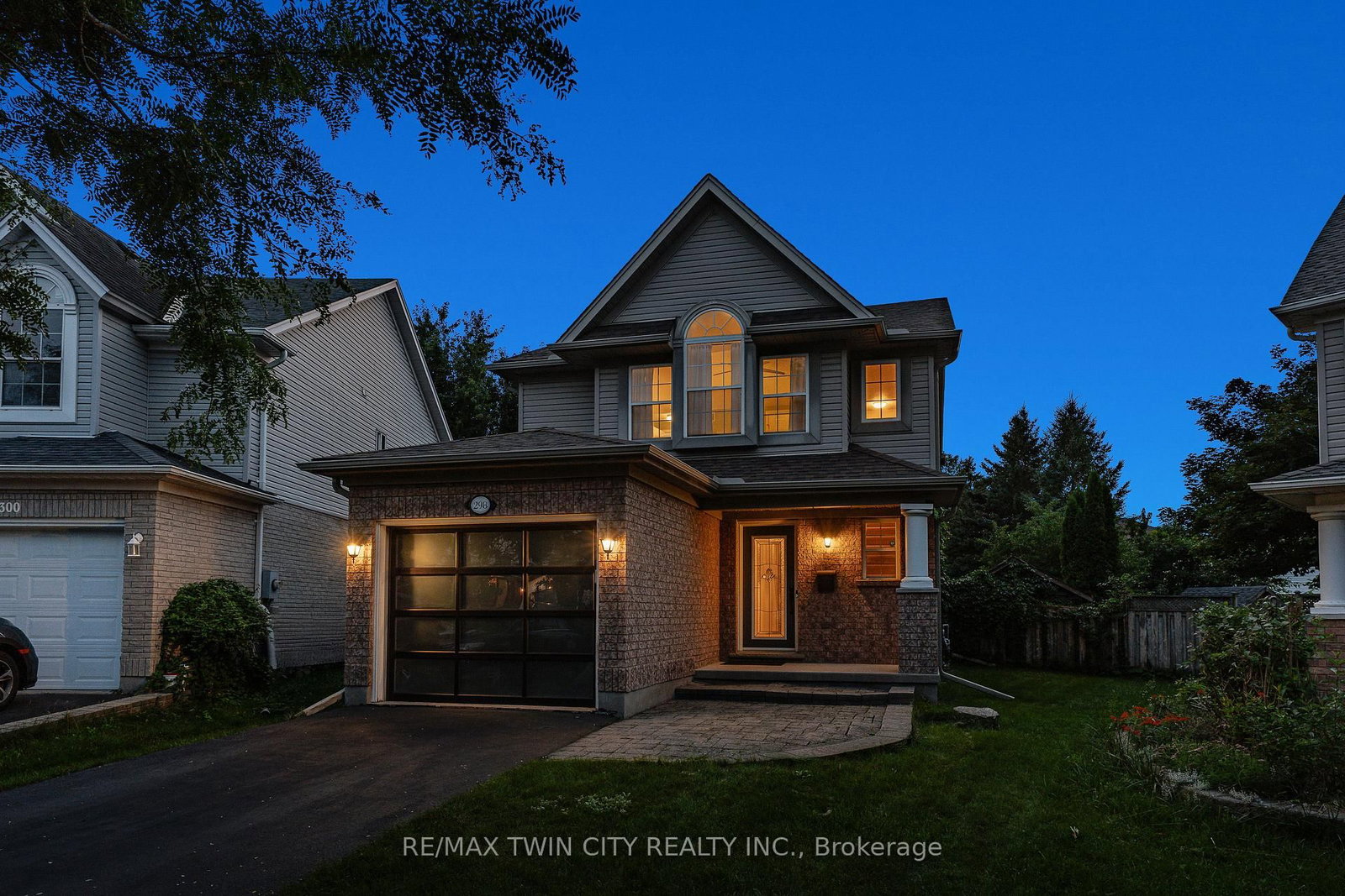 298 Pineland Pl, Waterloo — 2