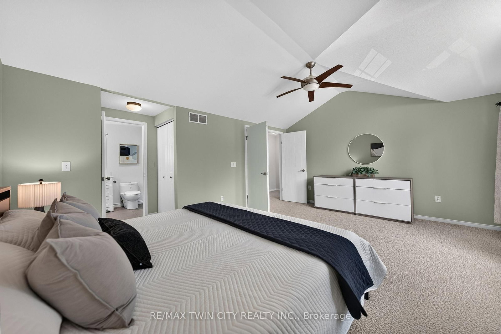 298 Pineland Pl, Waterloo — 22