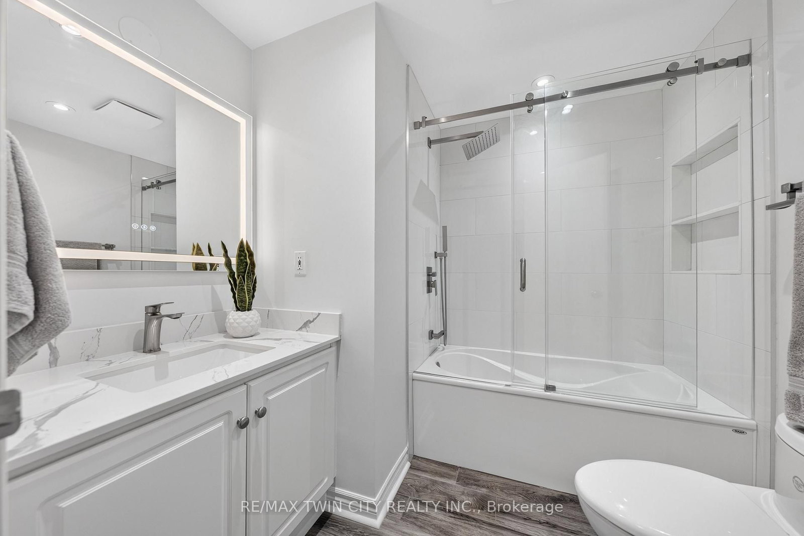 298 Pineland Pl, Waterloo — 26