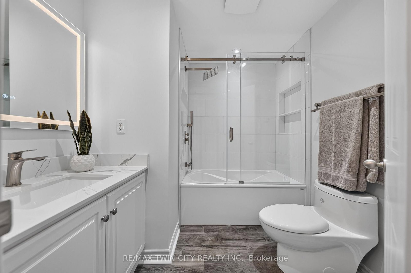 298 Pineland Pl, Waterloo — 27