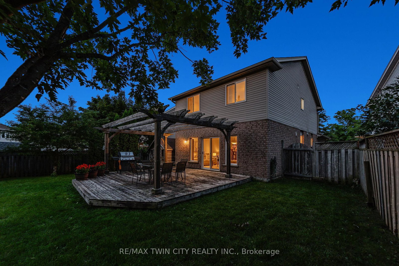 298 Pineland Pl, Waterloo — 36