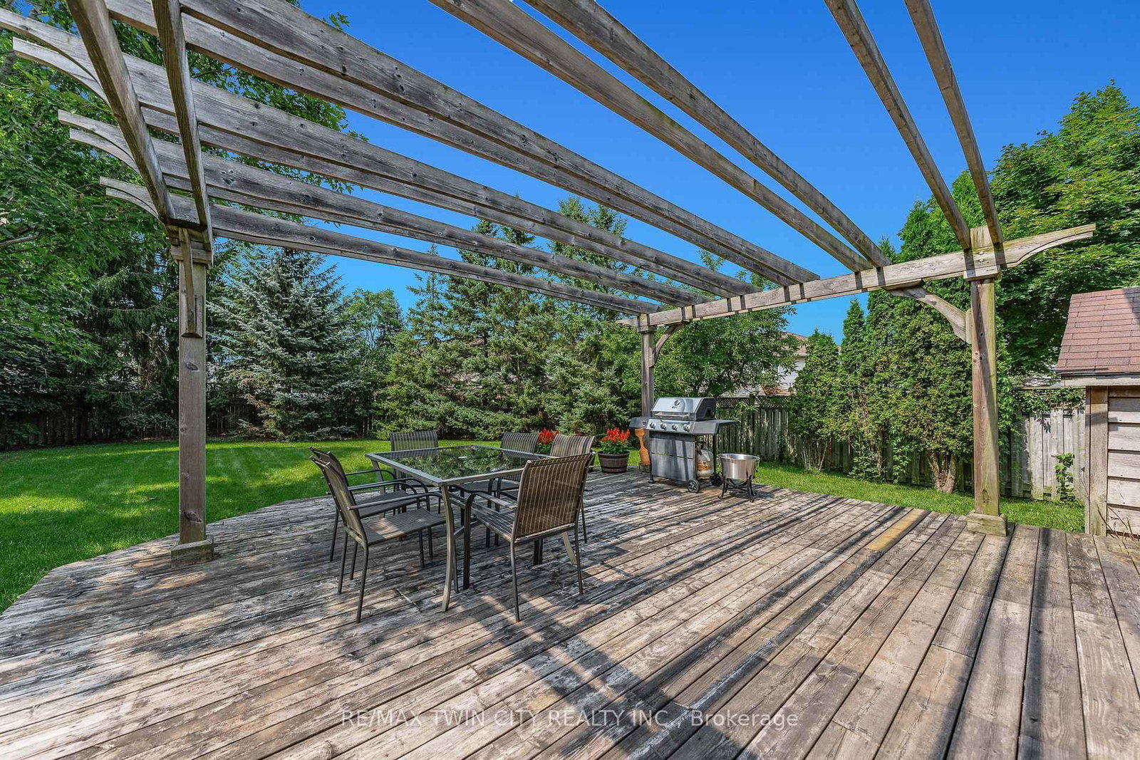 298 Pineland Pl, Waterloo — 37