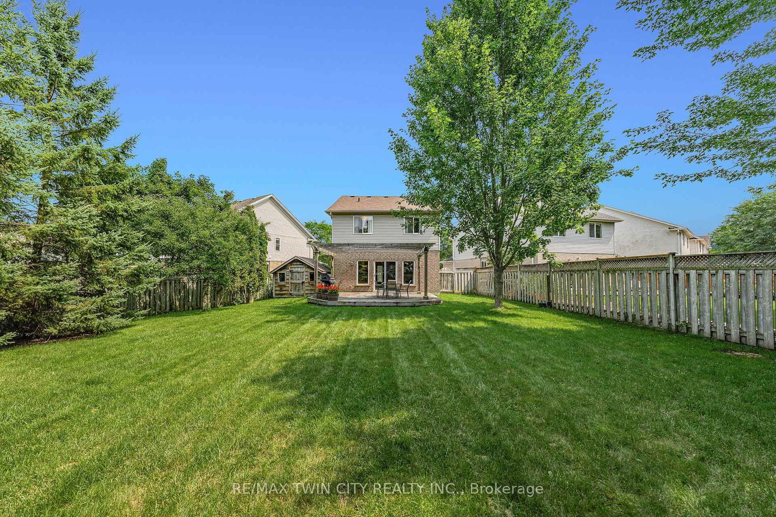 298 Pineland Pl, Waterloo — 40