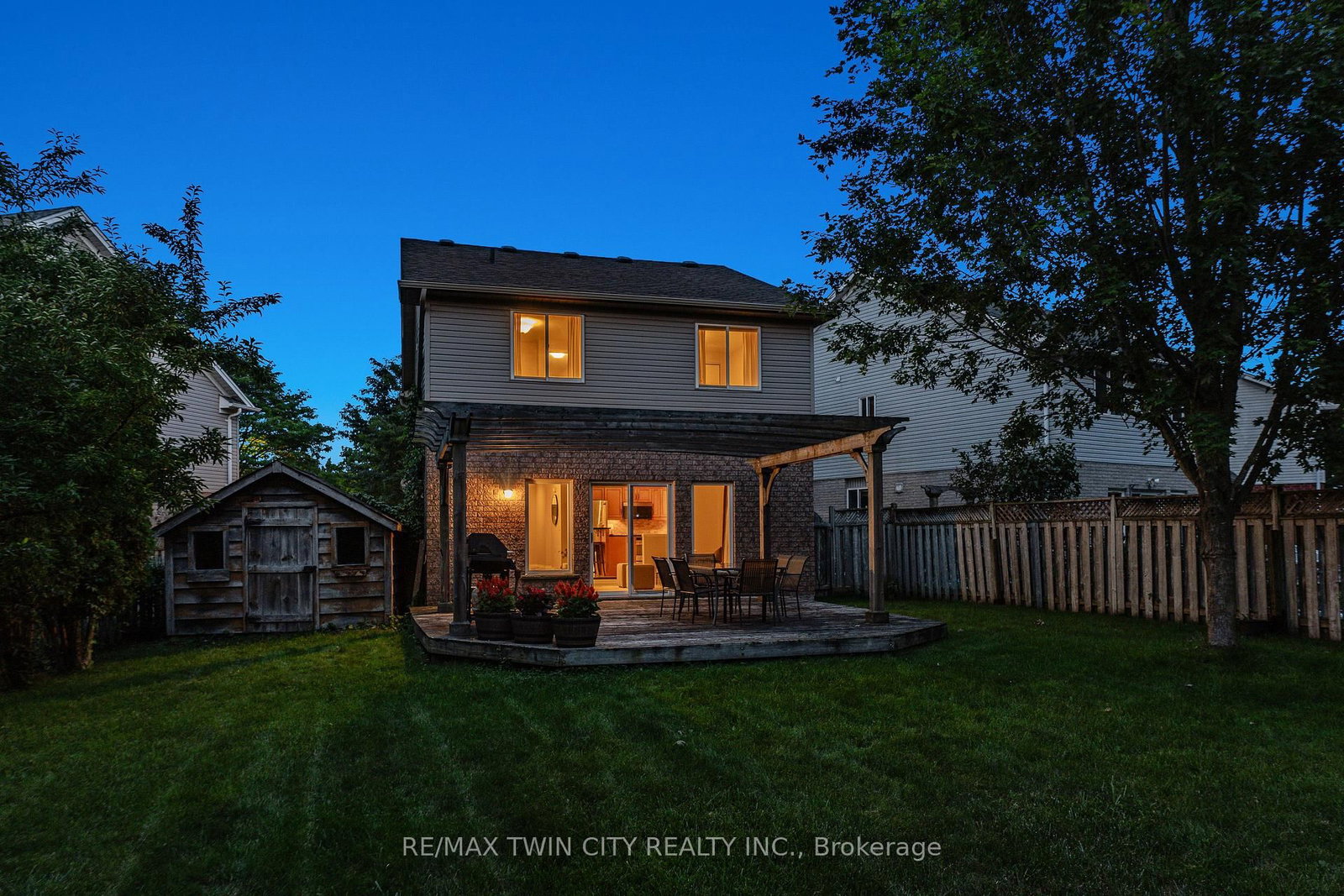 298 Pineland Pl, Waterloo — 44