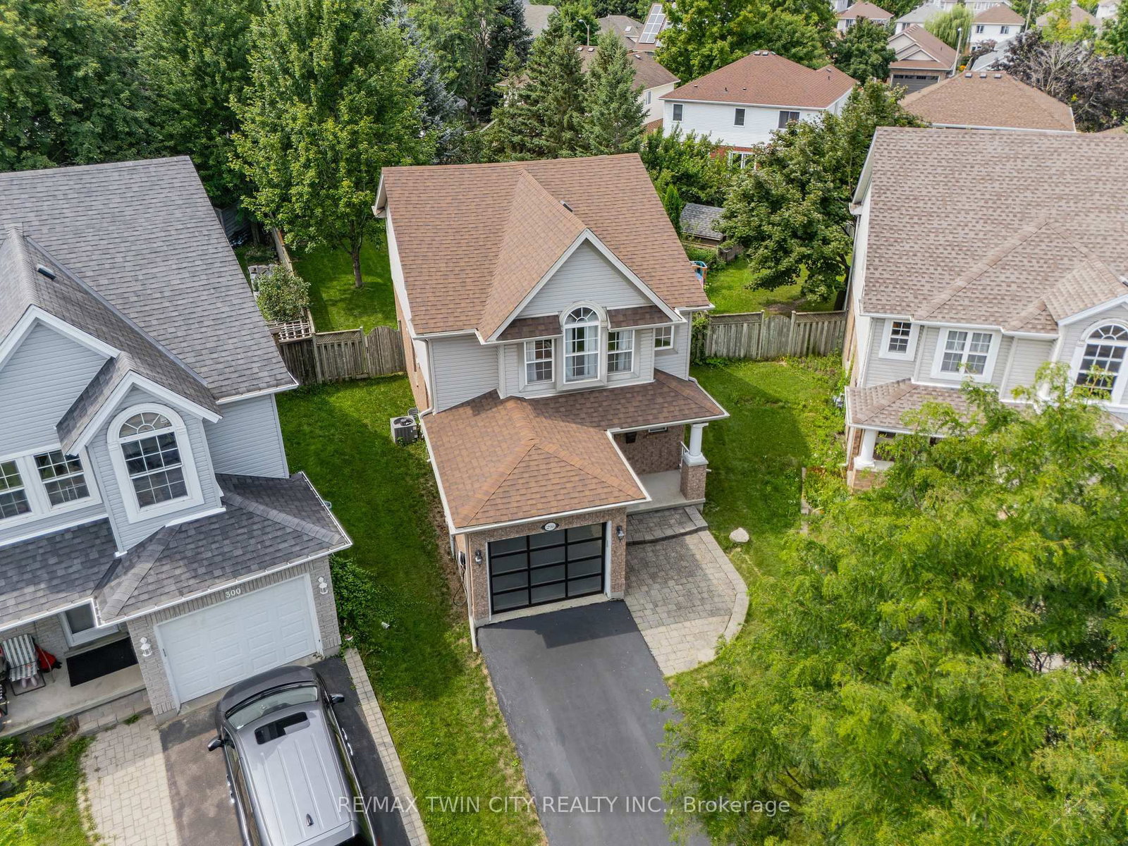 298 Pineland Pl, Waterloo — 46