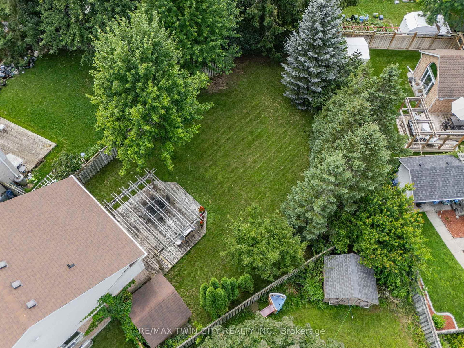 298 Pineland Pl, Waterloo — 47