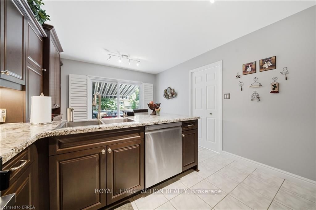 37 Mc Intosh Crt, Brantford — 13