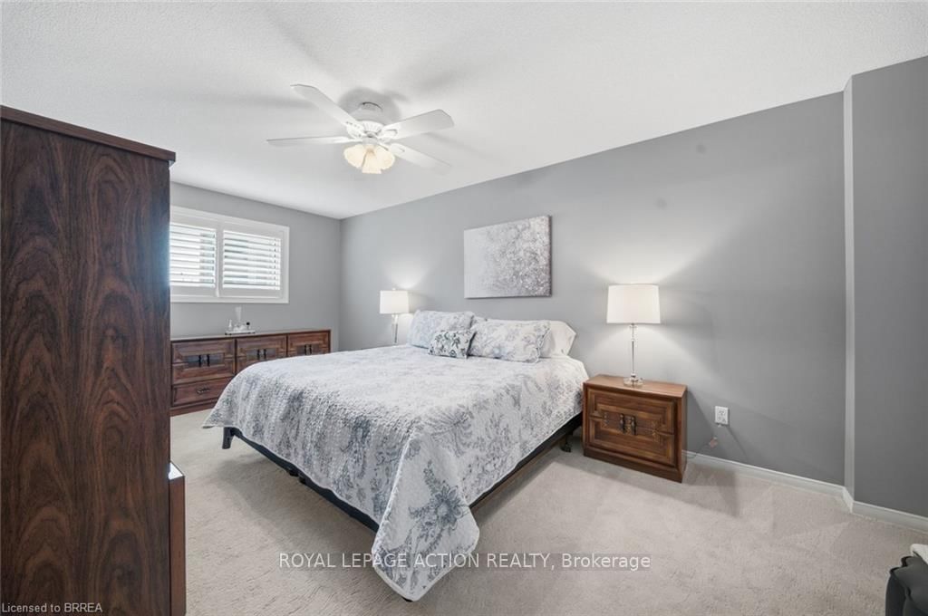 37 Mc Intosh Crt, Brantford — 15