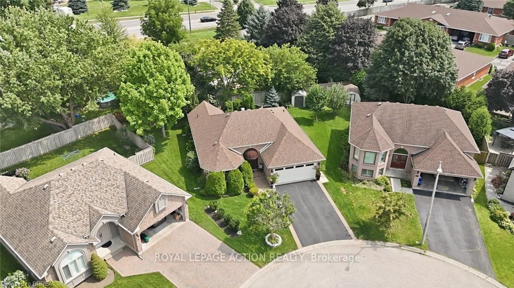 37 Mc Intosh Crt, Brantford — 38