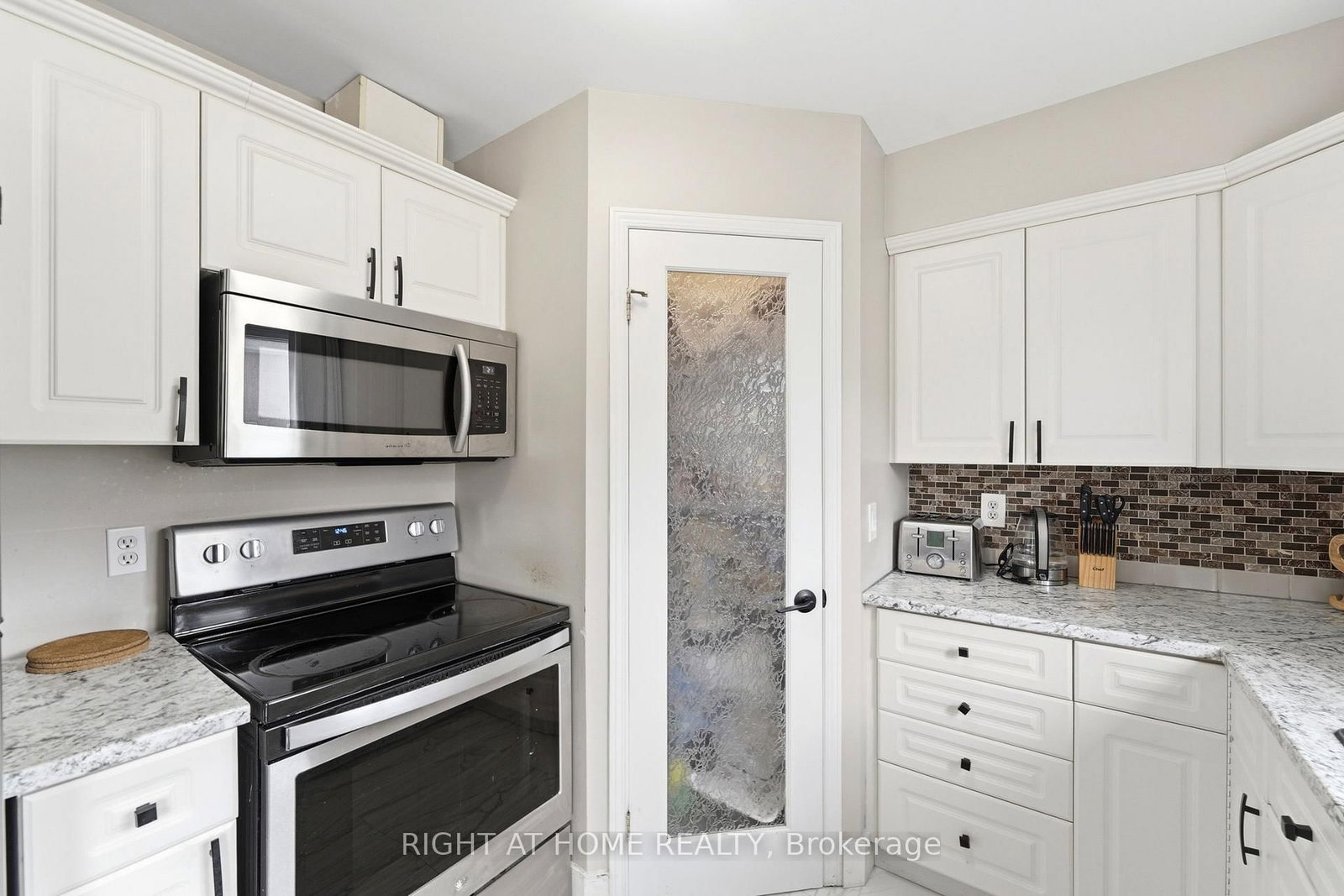 65 Wellington South, Cambridge — 10