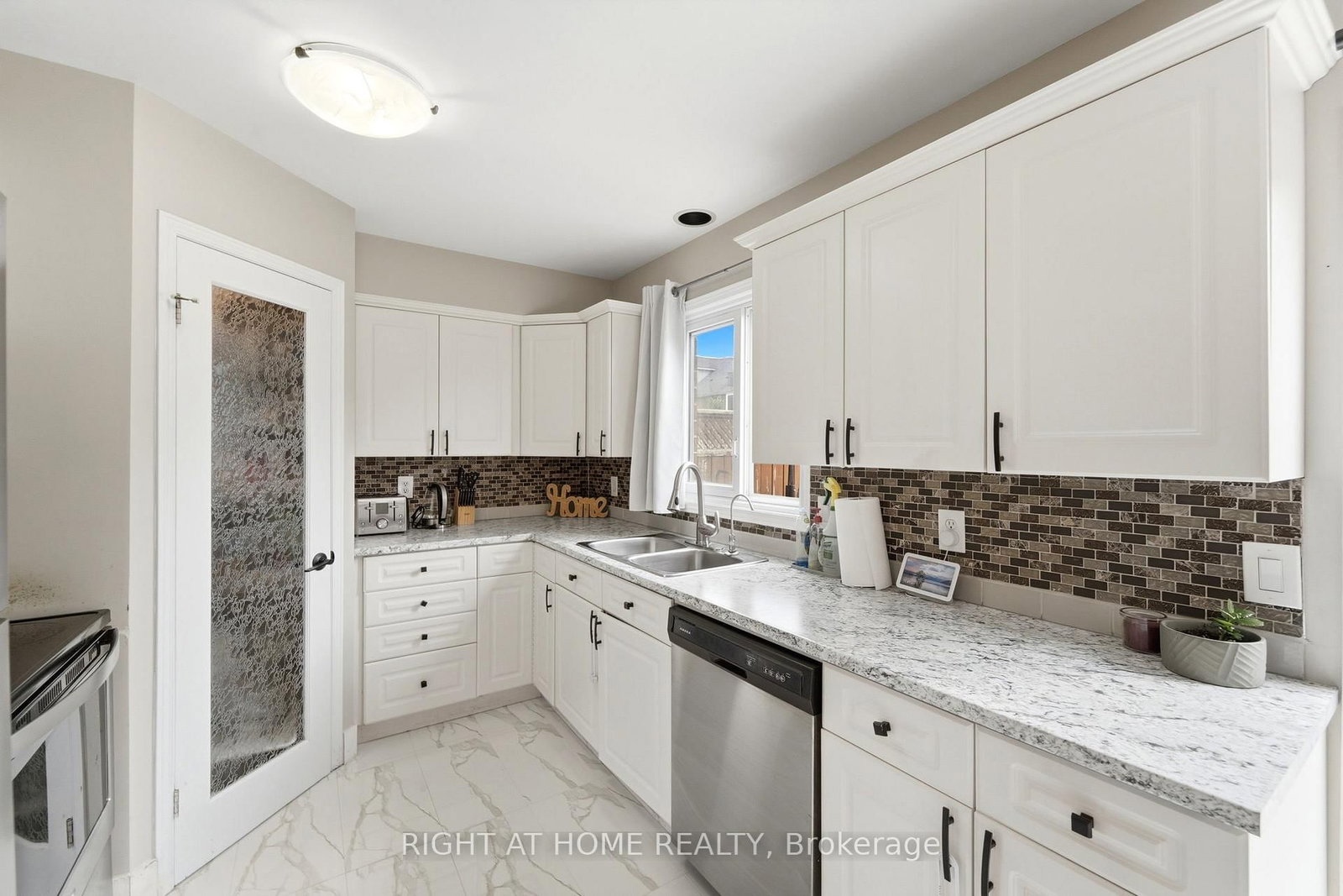 65 Wellington South, Cambridge — 11